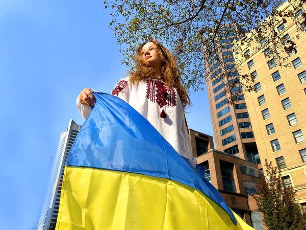 Glória Ucrânia Aos Heróis Glória Por Tudo Uma Jovem Emigrada — Fotografia de Stock