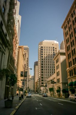 San Francisco, California 'da neredeyse boş bir cadde.