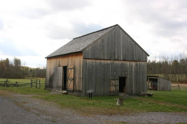Historic Wood Log Barn New York — Stock Photo, Image