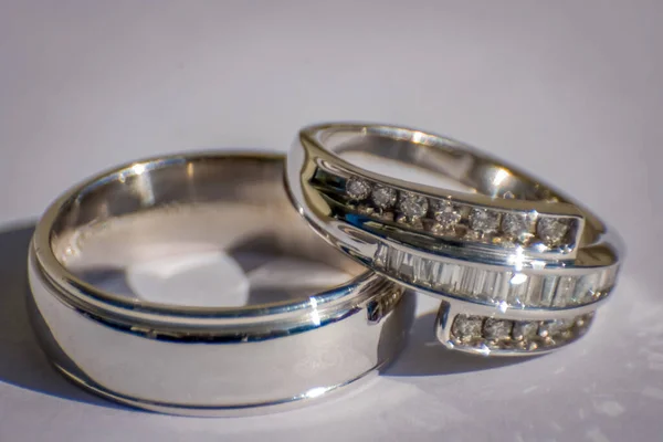 Close Wedding Rings White Background — ストック写真