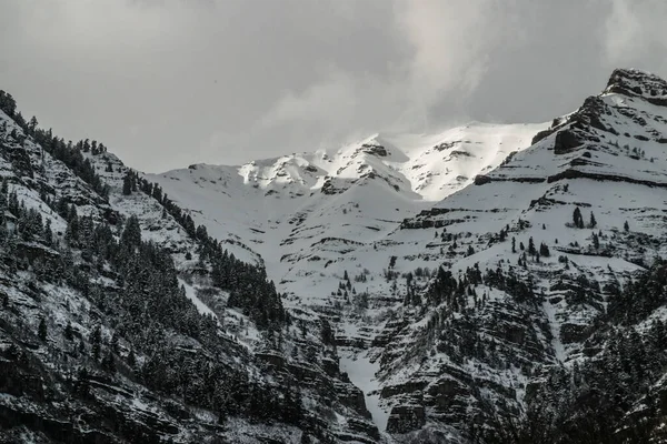 Pic Montagne Enneigé Jour — Photo