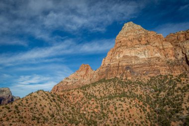 Utah 'taki Zion Ulusal Parkı' nda köprü dağı.