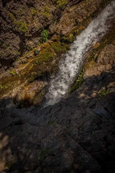 Vodopád Padající Díry Skalách — Stock fotografie