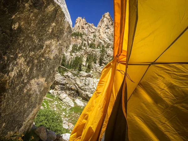 Yellow Backpacking Tent Mountains — ストック写真