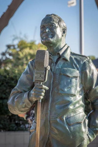 Statue Des Zweiten Weltkriegs Berühmte Persönlichkeit Unterhält Truppen — Stockfoto