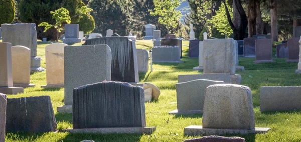 Headstones Cemitério Durante Dia — Fotografia de Stock