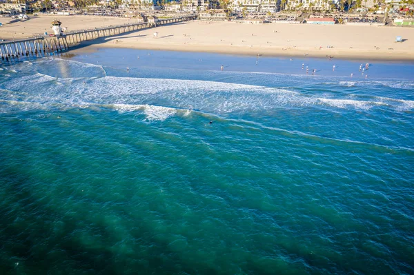 Antenne Über Dem Pazifik Zeigt Die Küste Von Huntington Beach — Stockfoto