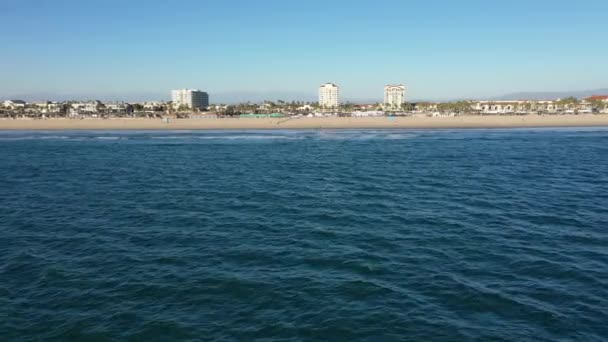 Drone Aerial Pacific Ocean Huntington Beach California Flying Beach Coastline — Video