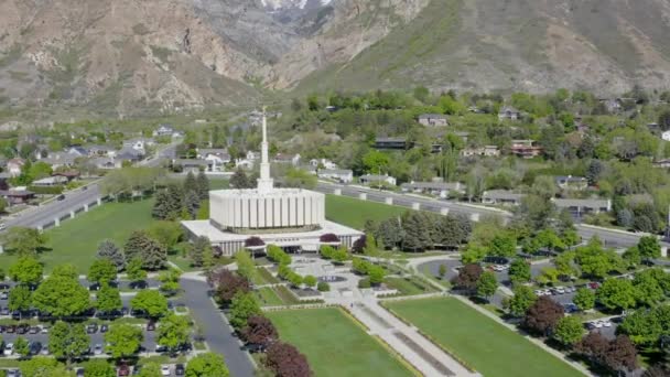 Aerial Drone Away Provo Utah Temple Day Spring — 图库视频影像