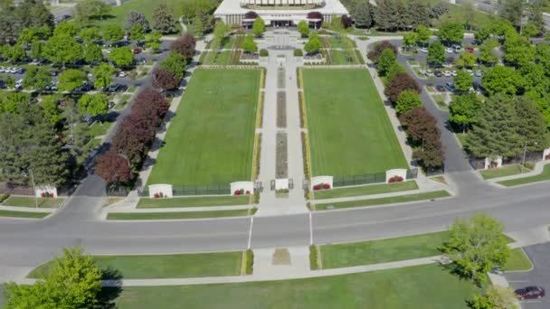 Airial Drone Tilting Provo Utah Temple Day Spring — Stok Video