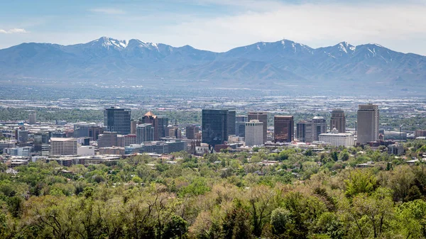 Utah, Salt Lake City 'deki binaların silueti.