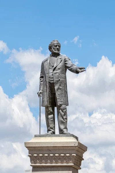 Brigham Young 'ın heykeli ve Salt Lake City, Utah' taki İsa Mesih Kilisesi 'nin öncüsü Mormon.