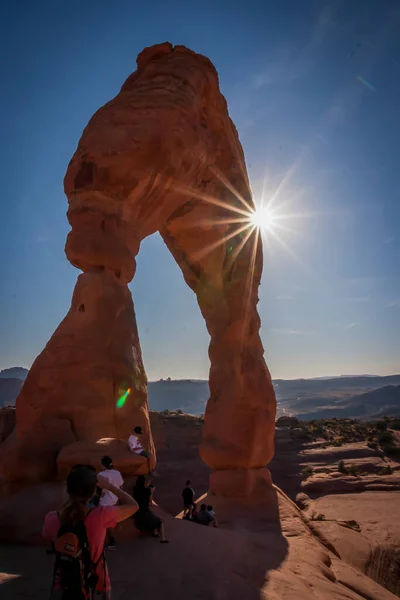 Sun Burst Delicate Arch Arches Nation Park Utah 스톡 사진
