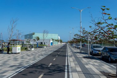 Barranquilla, Atlantico, Kolombiya. 15 Ocak 2022, şehirde harika bir sahil yürüyüşü ve bisiklet yolu. Barranquilla, Atlantico, Kolombiya. 