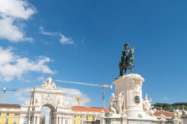 Lisboa Portugal April 2022 Commerce Square Sculpture Blue Sky — 스톡 사진