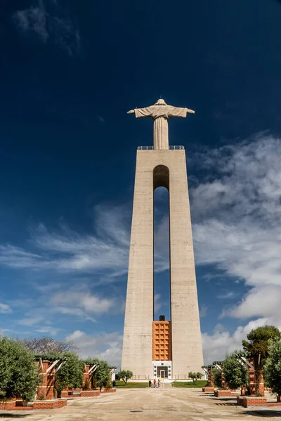 Лиссабон Португалия Апреля 2022 Храм Христа Царя Голубое Небо — стоковое фото