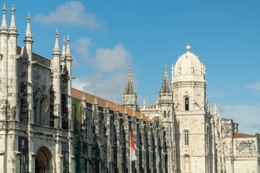 Lizbon, Portekiz. 11 Nisan 2022: Belem 'in Santa Maria mahallesindeki Hieronymus Manastırı.