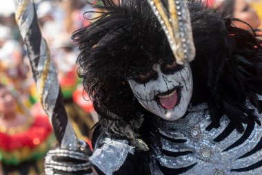 Barranquilla, Atlntico, Kolombiya. 29 Mart 2022: Barranquilla Karnavalı Kolombiya 'da kutlanan bir folklorik ve kültürel olaydır. Etkinlik her yıl Şubat sonu veya Mart başında gerçekleşir..