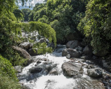Kolombiya, La Pintada 'daki Cartama Nehri' nde uzun pozlama tekniği.. 
