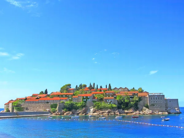 スヴェティ ステファンと小さな島 モンテネグロのリゾート バルカン半島 アドリア海 ヨーロッパ 美の世界 ストック画像
