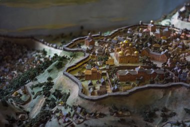 Kiev, Ukrayna 11 Eylül 2022 Eski Kiev 'in yeniden inşası. Eski şehir Kiev Ukrayna 'nın minyatür evleri ve kiliseleri. Gündelik Kilise