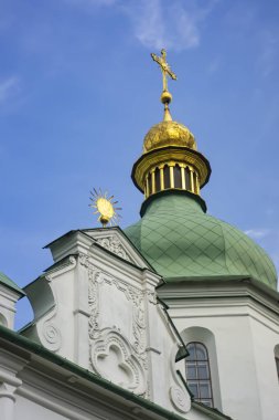 Ukrayna 'daki Aziz Sophia Katedrali' ne bakın. Ukrayna Ortodoks Kilisesi 'nin ana sembolü.