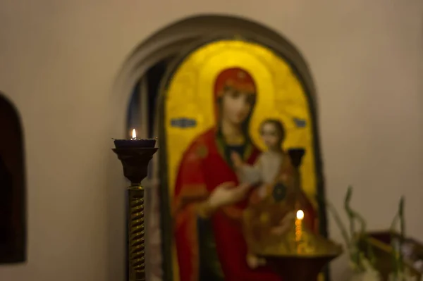 Autel Flou Vierge Marie Avec Des Bougies Concentration Sélective Cathédrale — Photo