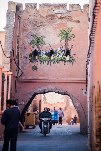 Марракеш Марокко Лютого 2022 Типова Вулиця Стародавньому Медичному Районі Марракеха — стокове фото