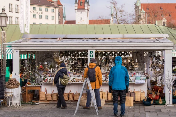 德国慕尼黑 2021年12月20日 市场摊档 在慕尼黑Viktualienmarkt提供圣诞装饰 — 图库照片