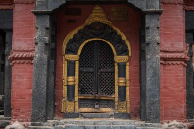 Katmandu, Nepal - Nisan 01.2022 Pashupatinath Tapınağı, Katmandu, Nepal 'de Bagmati Nehri' nde bulunan bir Hindu tapınağıdır..
