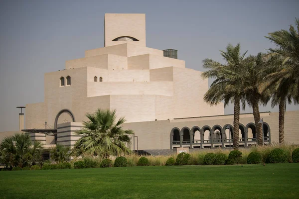 Doha Qatar March 2022 Вид Музей Ісламського Мистецтва Сонячний День — стокове фото