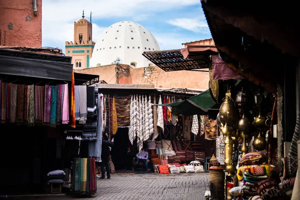 Marrakech Marruecos Marzo 2022 Todo Tipo Souvenirsexhibido Una Tienda Antiguo — Foto de Stock