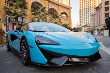 Doha, Katar-Şubat 01.2020: Katar takımı tarafından yapay Pearl Adası 'nda 