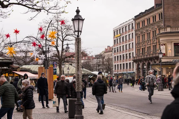 德国慕尼黑 2021年12月20日 冬季慕尼黑市中心的街景 — 图库照片