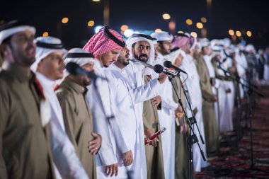 Doha, Katar, 18 Aralık 2017. Katar Ulusal Günü 'nü kutlamak için geleneksel bedevi müziği.