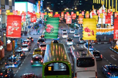 Singapur - Eylül 08.2019: Çin Yeni Yılı kutlamak için Çin fenerleriyle süslenmiş Singapur Çin Mahallesi.