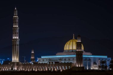 Muscat, Umman - 05 Mart 2019: Muscat 'taki Sultan Qaboos Büyük Camii.