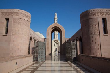 Muscat, Umman - 05 Mart 2019: Muscat 'taki Sultan Qaboos Büyük Camii.