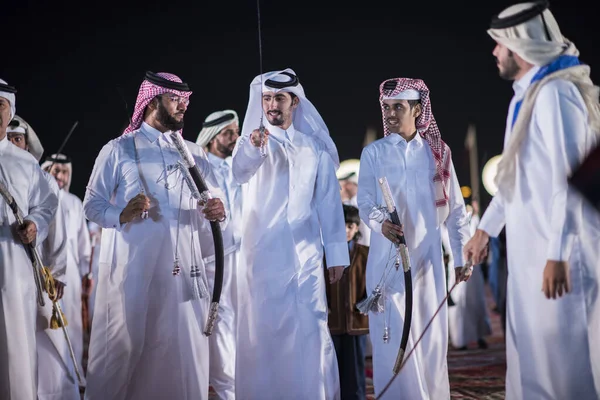 Doha Qatar December 2017 Traditional Bedouin Sword Dancing Celebration Qatar — ストック写真