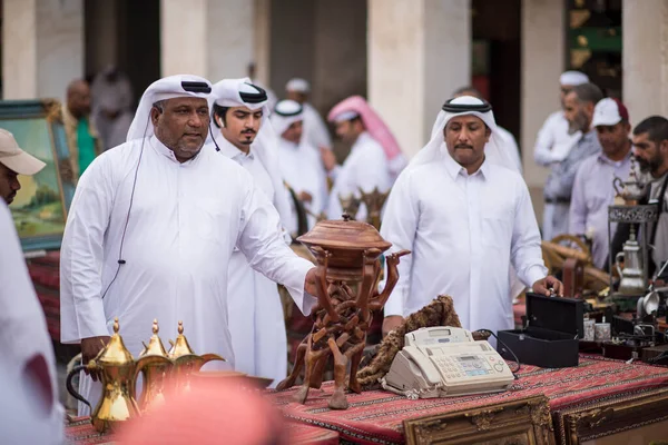 Doha Qatar April 2022 Local People Auction Antiques Passage Old —  Fotos de Stock