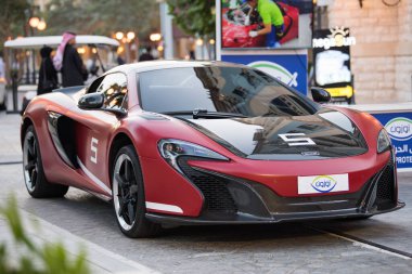 Doha, Katar-Şubat 01.2020: Katar takımı tarafından yapay Pearl Adası 'nda 