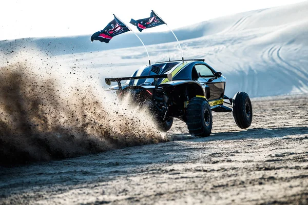 Doha Qatar Février 2018 Voiture Tout Terrain Dans Les Dunes — Photo