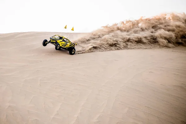 Doha Qatar Febrero 2018 Coche Todoterreno Las Dunas Del Desierto — Foto de Stock