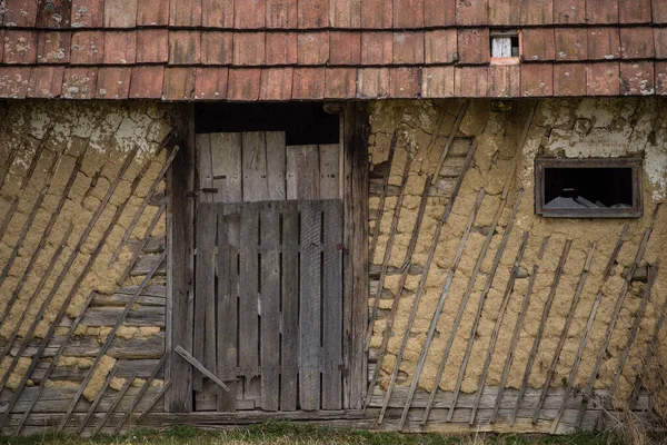Croatia April 2022 Facade Mud Straw Old Wooden House — Fotografia de Stock