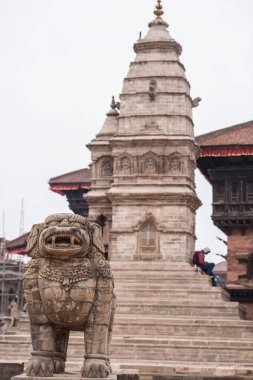 Katmandu, Nepal - 20 Nisan 2022: Patan Durbar Meydanı Lalitpur şehrinin merkezinde yer almaktadır. Patan, bilinen en eski Budist şehridir.. 