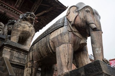 Katmandu, Nepal - 20 Nisan 2022: Patan Durbar Meydanı Lalitpur şehrinin merkezinde yer almaktadır. Patan, bilinen en eski Budist şehridir.. 