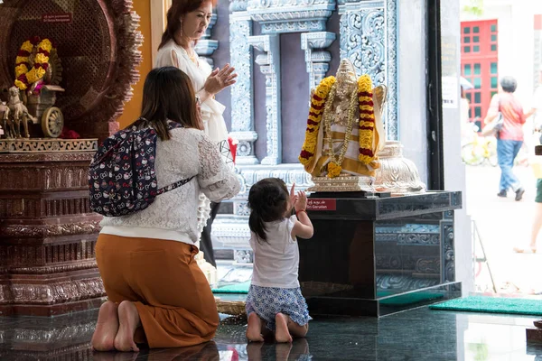 Singapur Şehri, Singapur-Eylül 08.2019: Sri Krishnan Tapınağı, Singapur 'da bir Hindu tapınağıdır. 1870 yılında inşa edilmiş ve 2014 yılında Singapur 'un ulusal bir anıtı olarak yayınlanmıştır..
