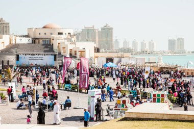 Doha, Katar-14 Şubat 2016: Katar Ulusal Spor Günü dolayısıyla Katara 'da kültürel çeşitlilik festivali.