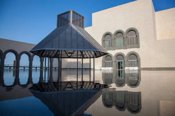 Doha, Katar, 7 Şubat 2020: Doha, Katar 'da İslam Sanatları Müzesi.