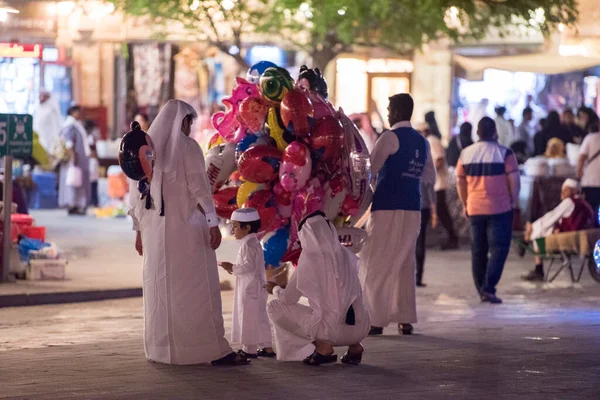 カタール ドーハ 2020年2月15日 市場のショップや市場ベンダーの夜景 Souk Waqif — ストック写真